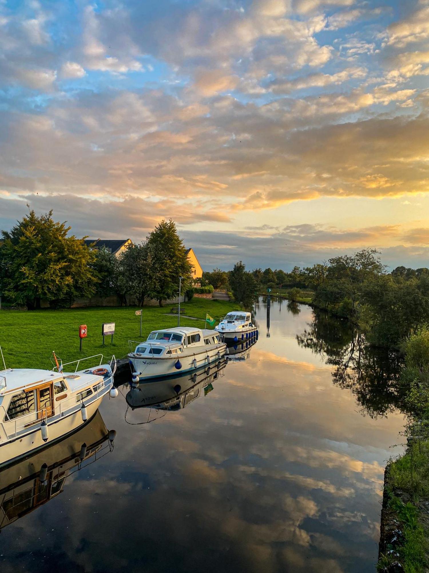 Leitrim Quay - Riverside Cottage 3 County Leitrim Buitenkant foto