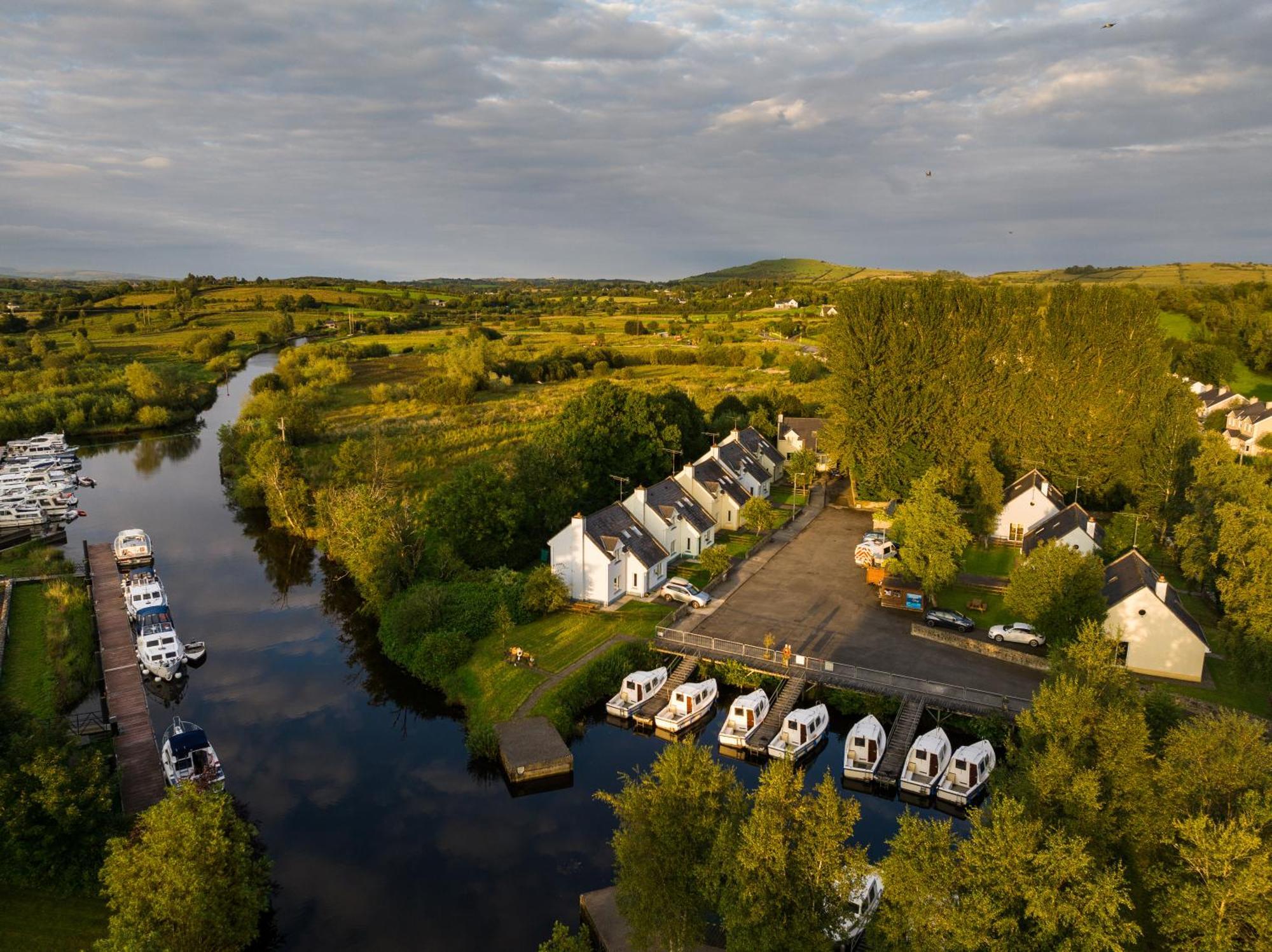 Leitrim Quay - Riverside Cottage 3 County Leitrim Buitenkant foto